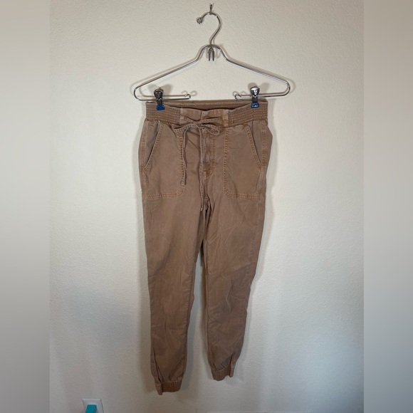 American Eagle mid rise, brown khaki women’s joggers - Picture 2 of 6